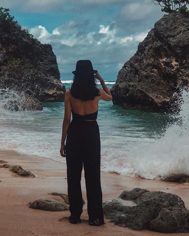 Bingin Beach bali-rent-car-with-driver-best-instagrammable-spot-in-bali (1)