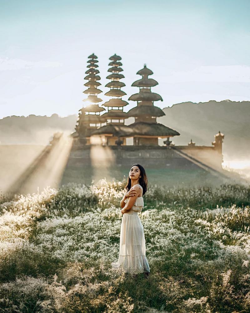 Danau Tamblingan bali-rent-car-with-driver-best-instagrammable-spot-in-bali (2)