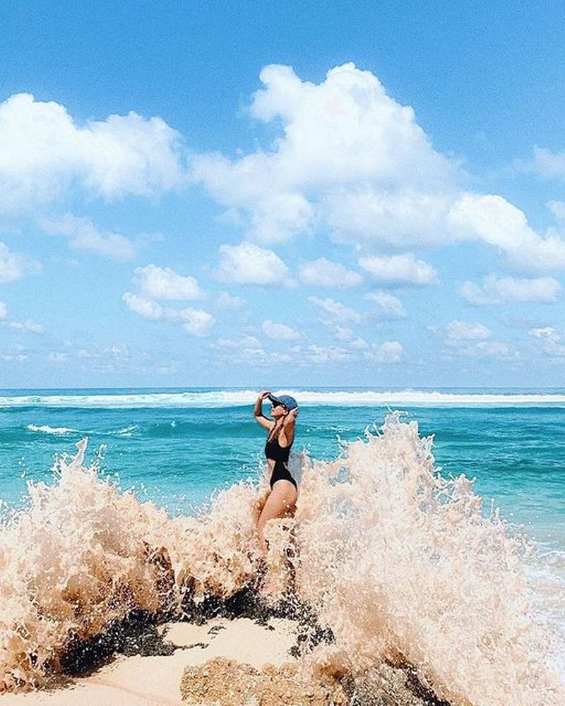 Melasti Beach bali-rent-car-with-driver-best-instagrammable-spot-in-bali (4)