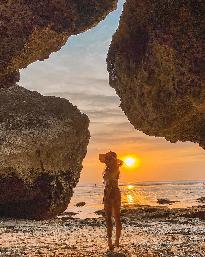 Pantai Suluban bali-rent-car-with-driver-best-instagrammable-spot-in-bali (1)
