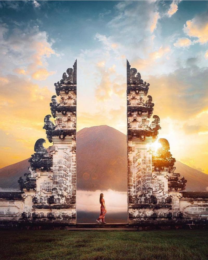 Heavan Gate & Water Palace – Bali Full Day Tours