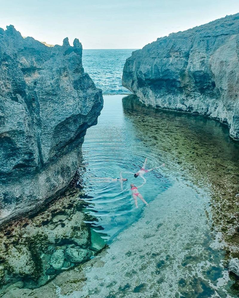 Nusa Penida – Angel’s Billabong bali-rent-car-with-driver-best-instagrammable-spot-in-bali (4)