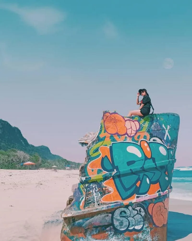 Nyang Nyang Beach bali-rent-car-with-driver-best-instagrammable-spot-in-bali (2)