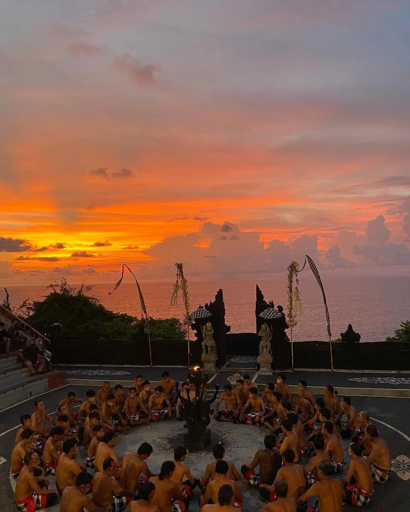 Pura Luhur Uluwatu (Uluwatu Temple) bali-rent-car-with-driver-Experience-and-Activities-Tour (3)