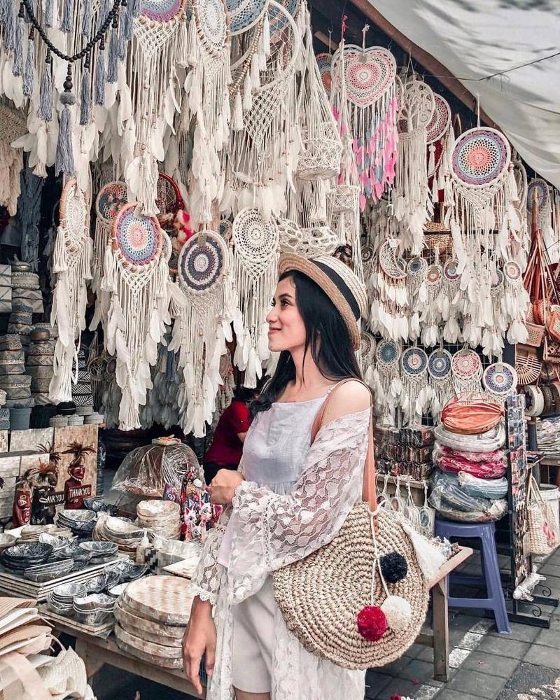 Sukawati Art Market bali-rent-car-with-driver-Experience-and-Activities-Tour (3)