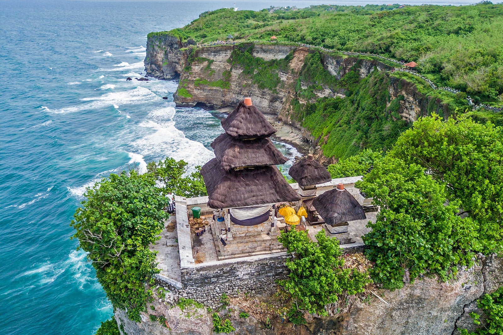 Affordable Car Rental with Personal Driver in Pecatu, Uluwatu: Discover Bali’s Hidden Gems