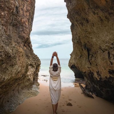 Why Geger Beach Bali is Perfect for Families? Calm Waters & White Sand Revealed”